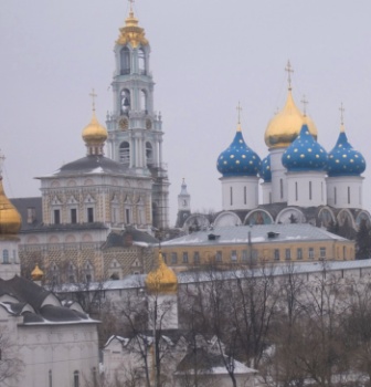 Троице-Сергиева лавра - зимний вид на архитектурный ансамбль