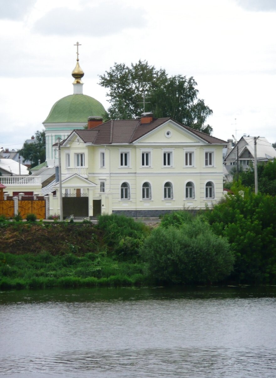 Храм святых мучеников Мины, Виктора и Викентия в Твери