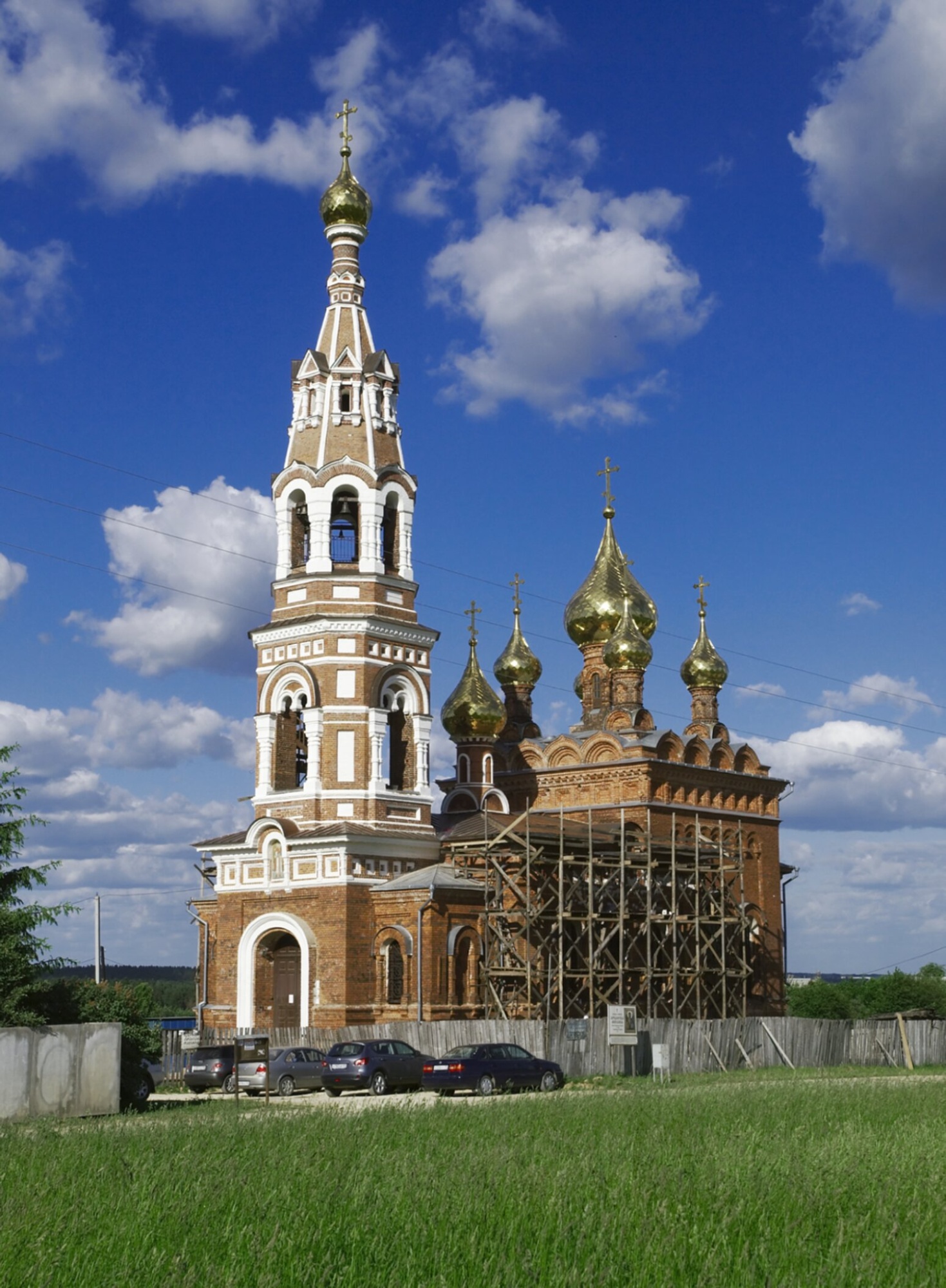 Храм Михаила Архангела в селе Красное
