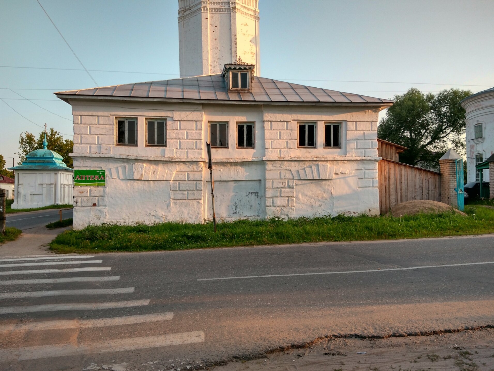 Троицкая летняя церковь в Писцово - архитектурный ансамбль XVII века