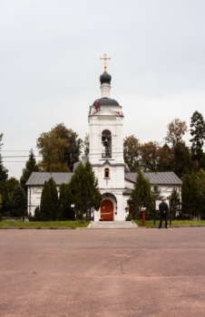Храм Святителя Алексия, митрополита Московского, в усадьбе Середниково
