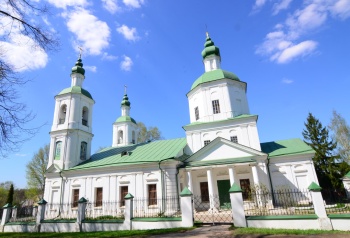 Храм Воскресения Христова в селе Молоди