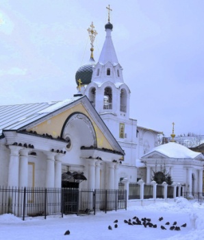 Храм Димитрия Солунского в Ярославле в зимнем убранстве