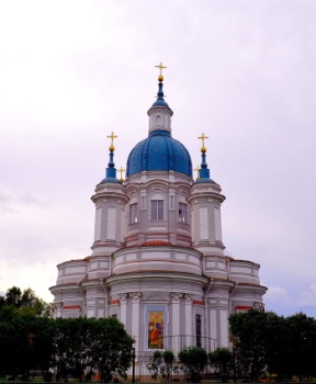 Екатерининский собор в Кингисеппе - архитектурный памятник XVIII века