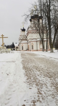 Троицкий Александро-Невский монастырь в Акатово зимой