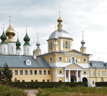 Надвратная церковь Преображения Господня в Николо-Шартомском монастыре