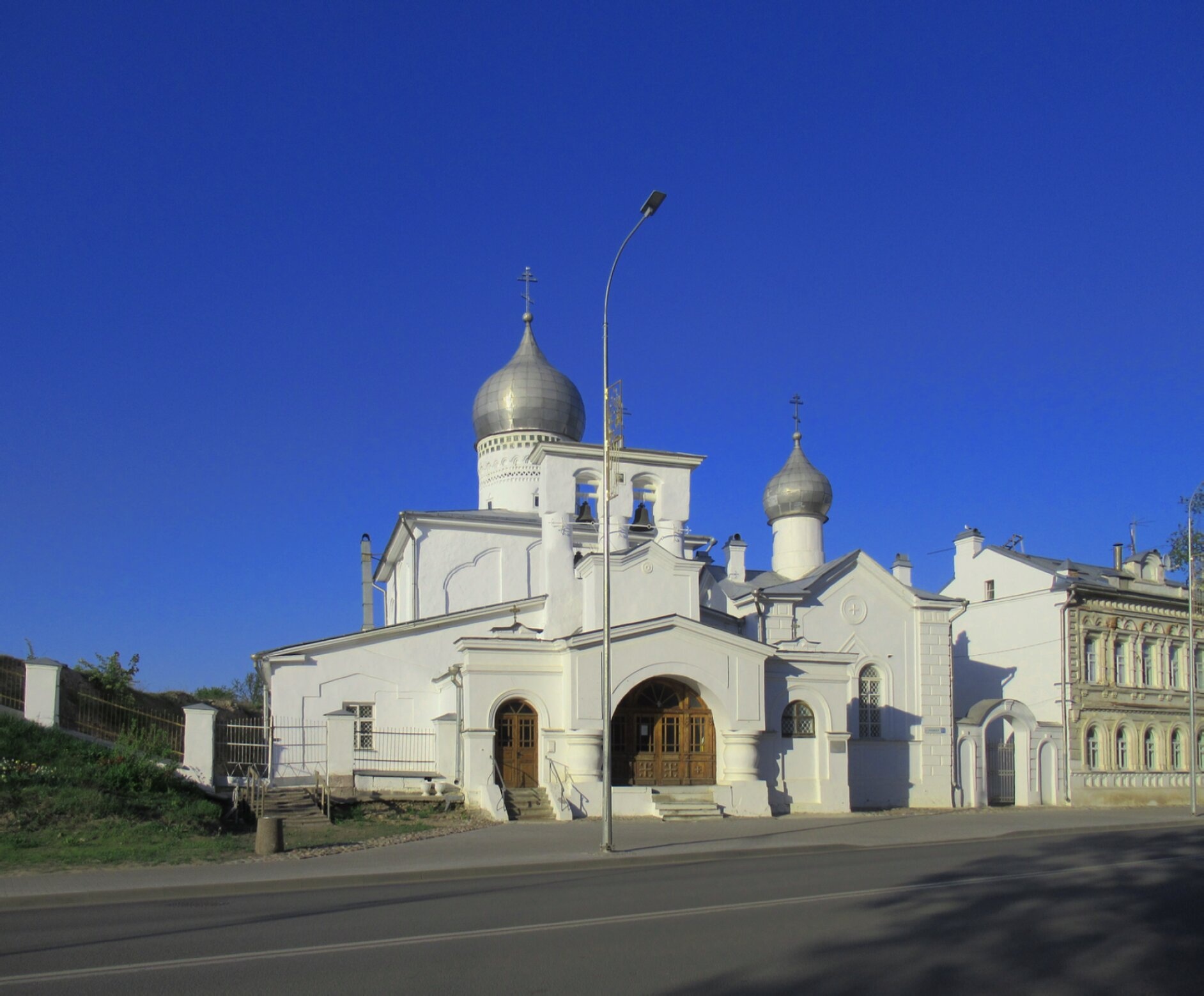 Храм Преподобного Варлаама Хутынского на Званице в Пскове