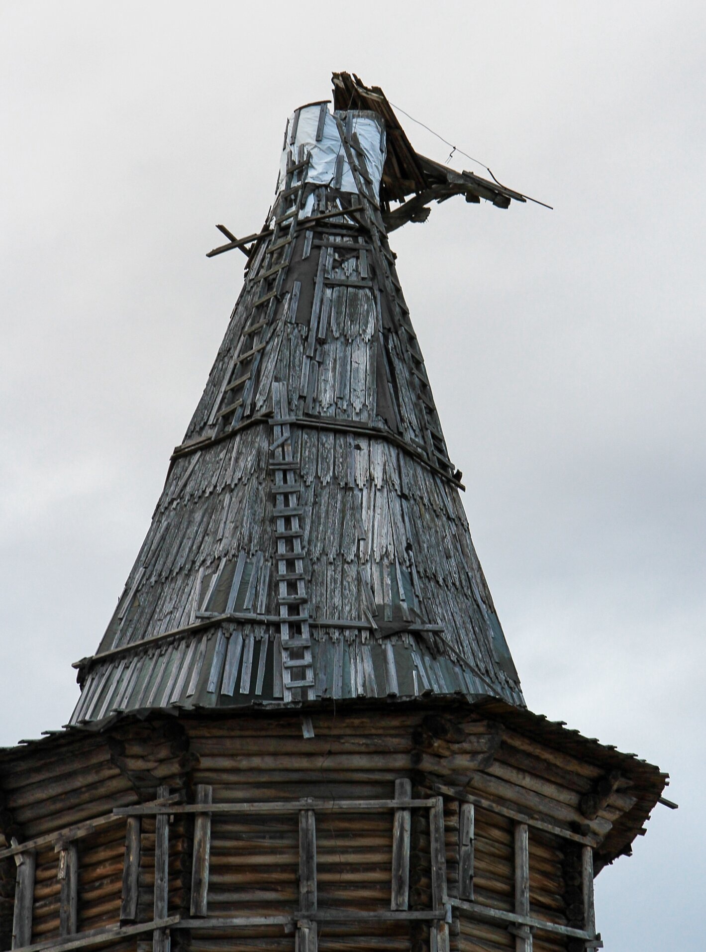 Покровская Церковь в Усть-Ваеньге - памятник деревянного зодчества