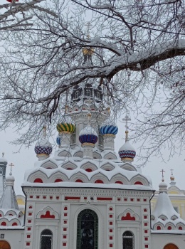 Памятник Н.Г. Чернышевскому и Храм «Утоли моя печали» в Саратове