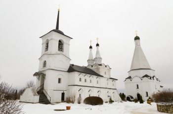 Спасо-Преображенский Воротынский монастырь на реке Угре