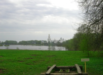 Свято-Юрьев монастырь на берегу реки Волхов