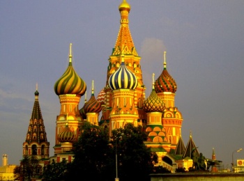 Храм Василия Блаженного: архитектурная симфония на Красной площади