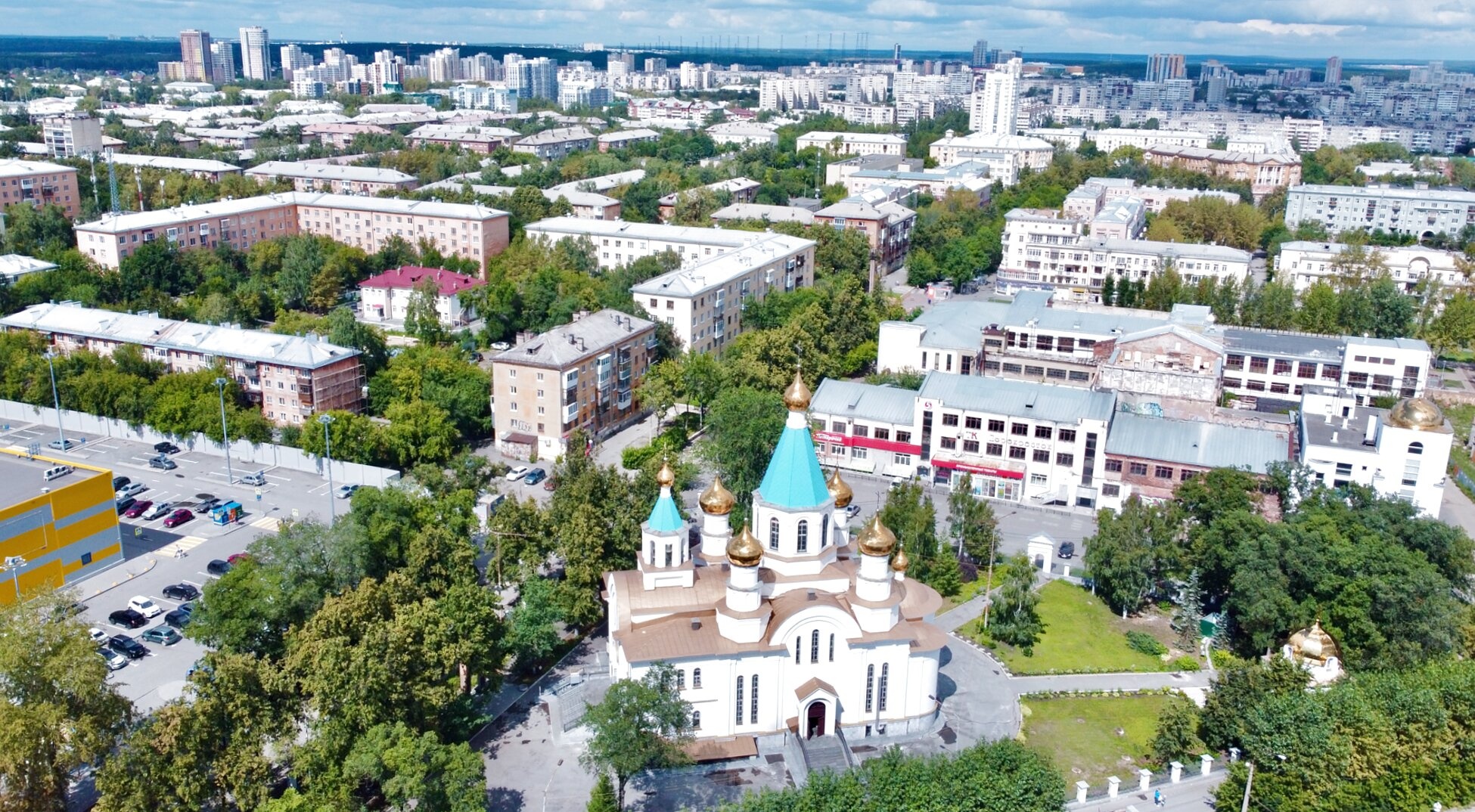 Храм Рождества Христова в Екатеринбурге с высоты птичьего полёта