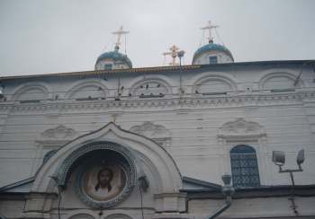 Фрагмент фасада Введенского кафедрального собора в Чебоксарах