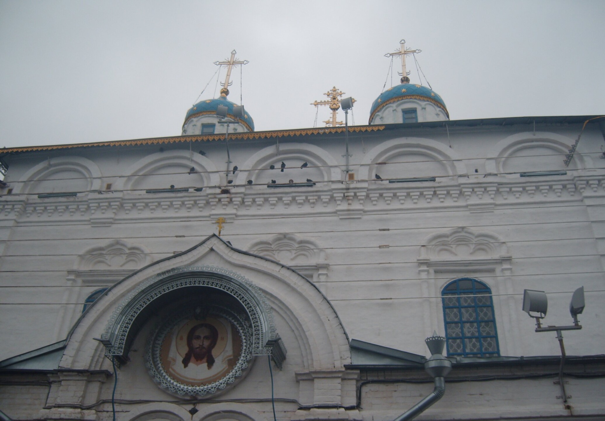 Фрагмент фасада Введенского кафедрального собора в Чебоксарах