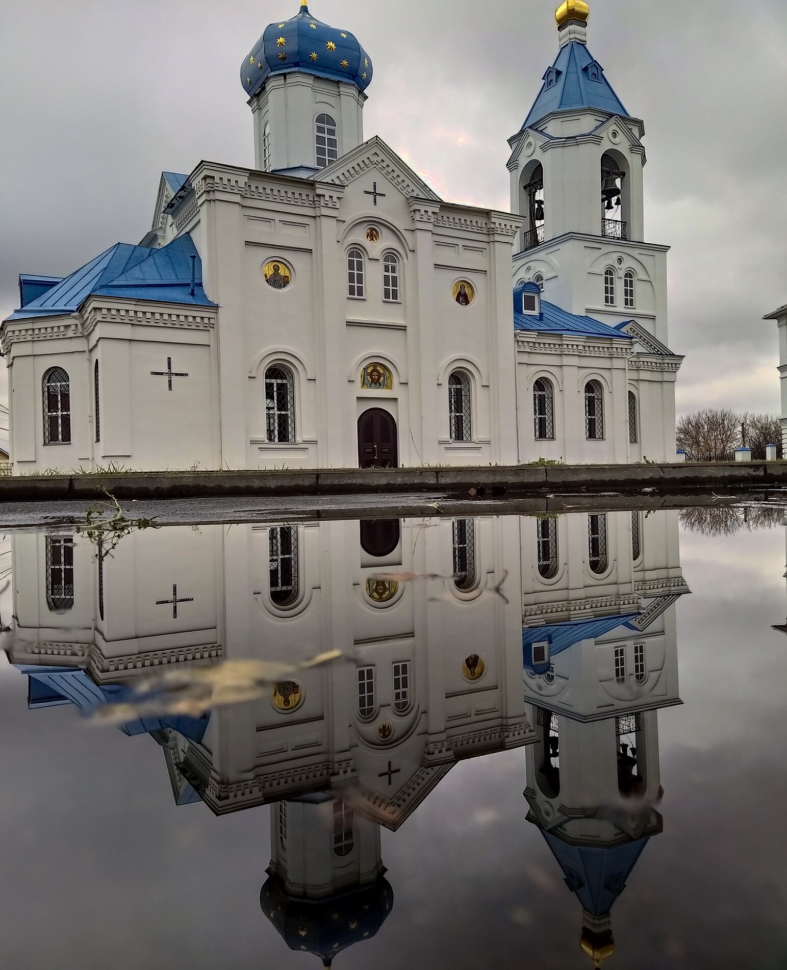 Храм в честь Владимирской иконы Божией Матери в Вишенках