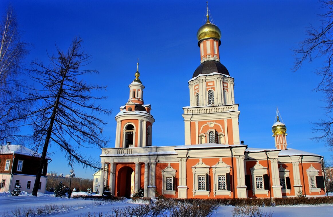 Храм Троицы Живоначальной в Свиблове - зимняя фотография