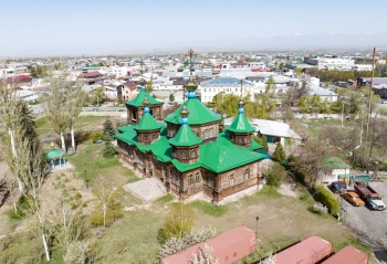 Свято-Троицкая православная церковь в Караколе