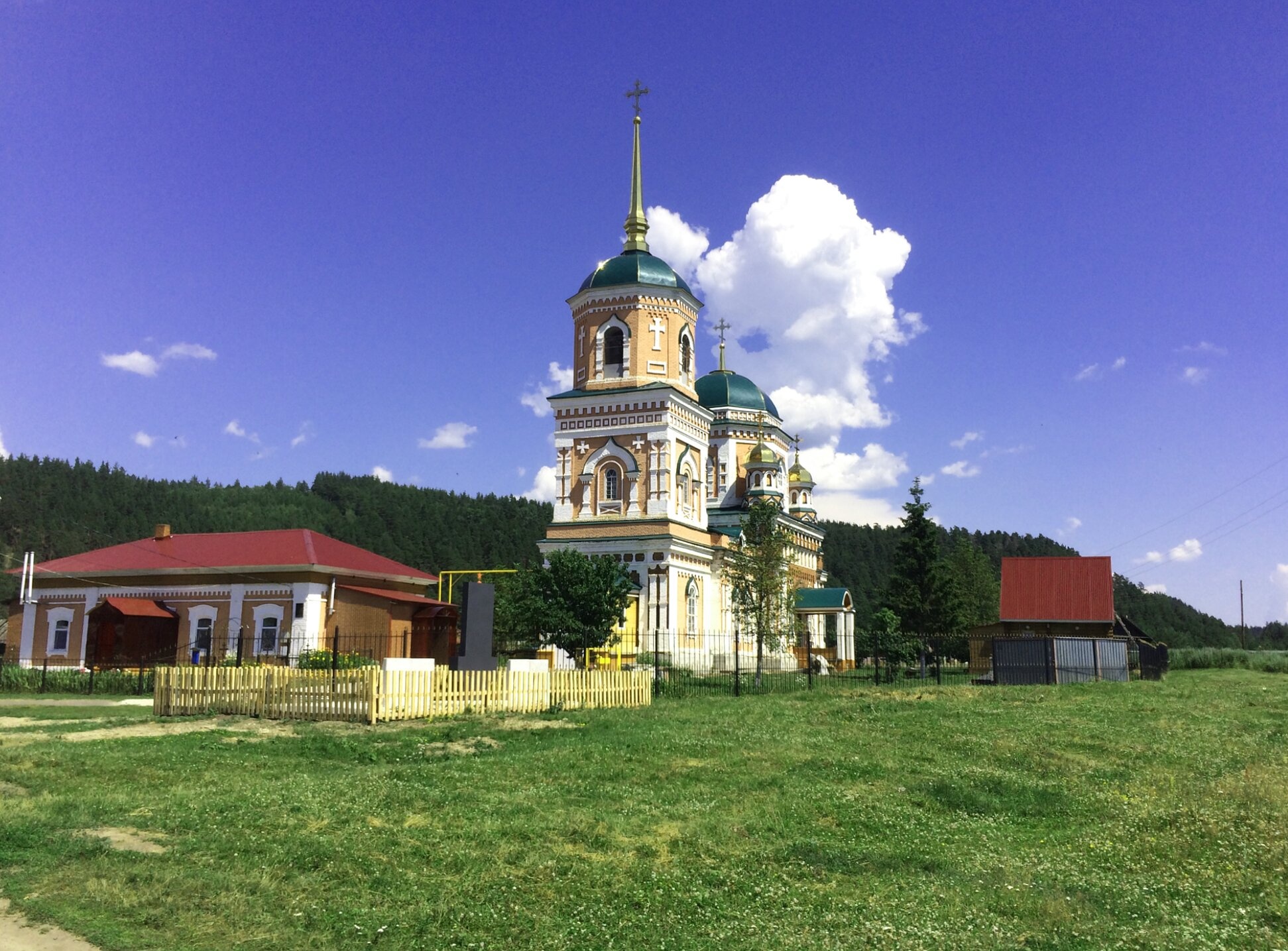 Храм Святителя Николая Чудотворца в селе Новая Ханинеевка