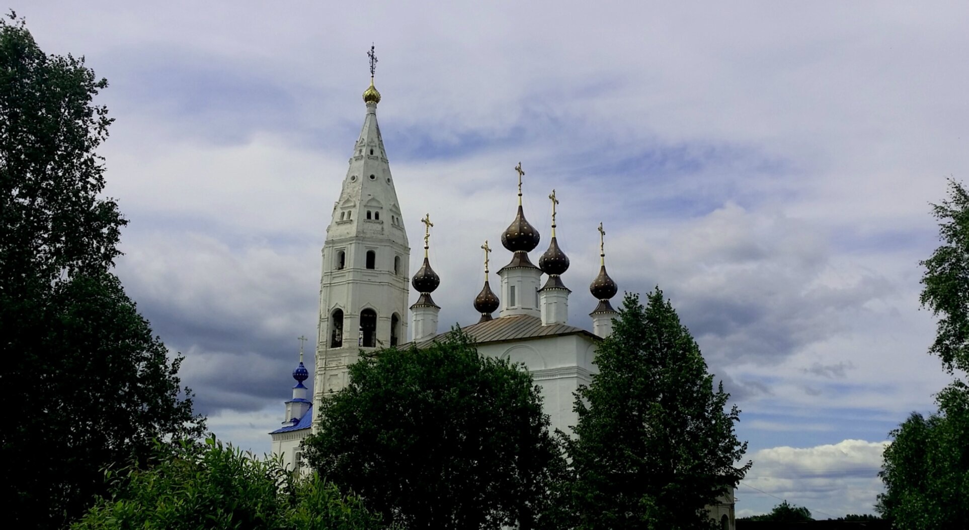 Церковь Троицы Живоначальной в Ликурге