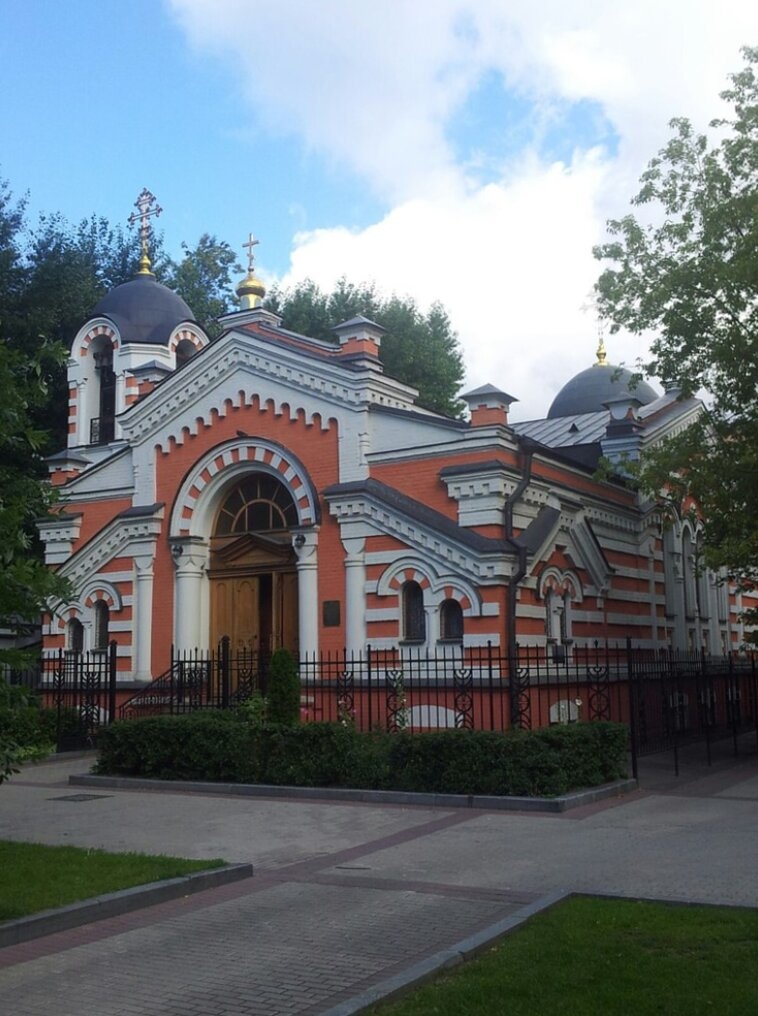 Храм-часовня Архангела Михаила при Кутузовской избе