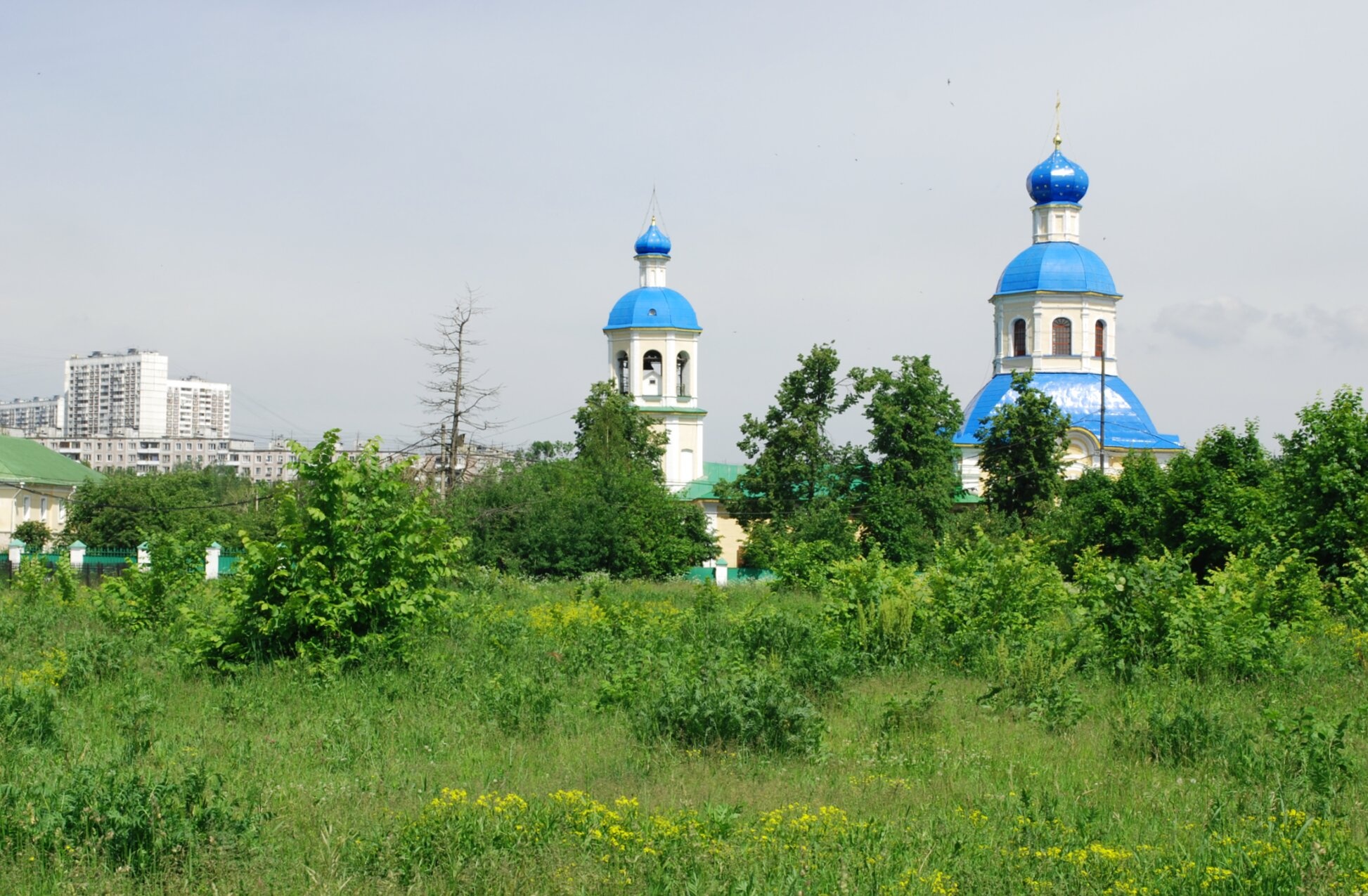 Храм Петра и Павла в Ясеневе - православная святыня Москвы
