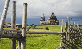 Преображенская церковь на острове Кижи: история и описание