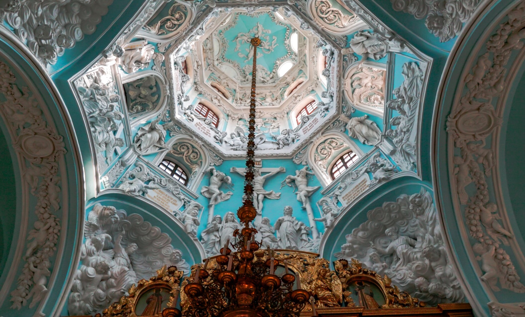 Интерьер Знаменской церкви в Дубровицах