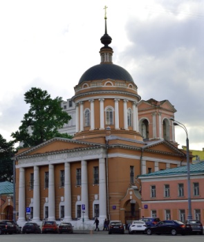 Храм Апостола Иоанна Богослова под Вязом в Москве
