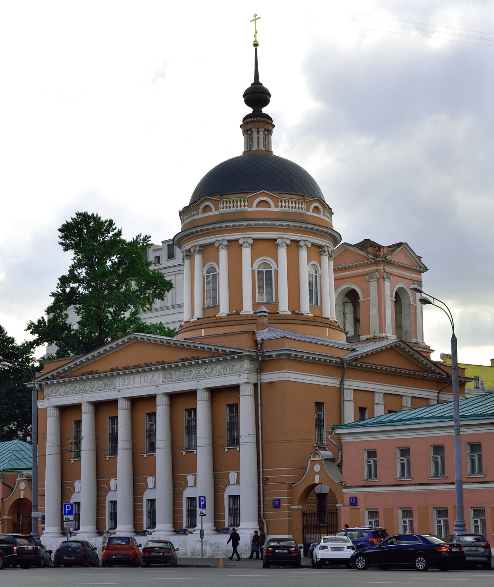 Храм Апостола Иоанна Богослова под Вязом в Москве