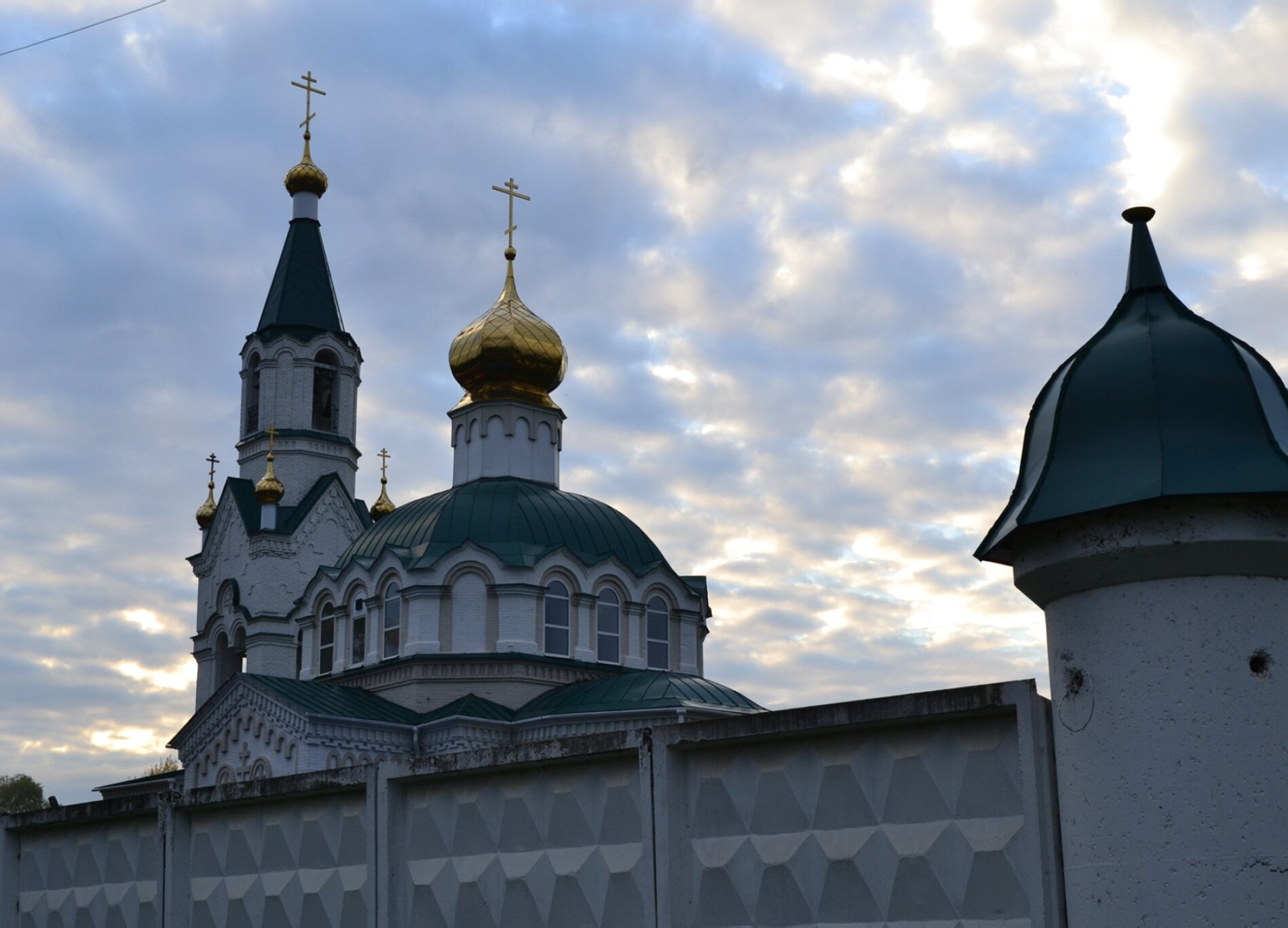 Храм во имя святого великомученика Пантелеимона Целителя в Воткинске