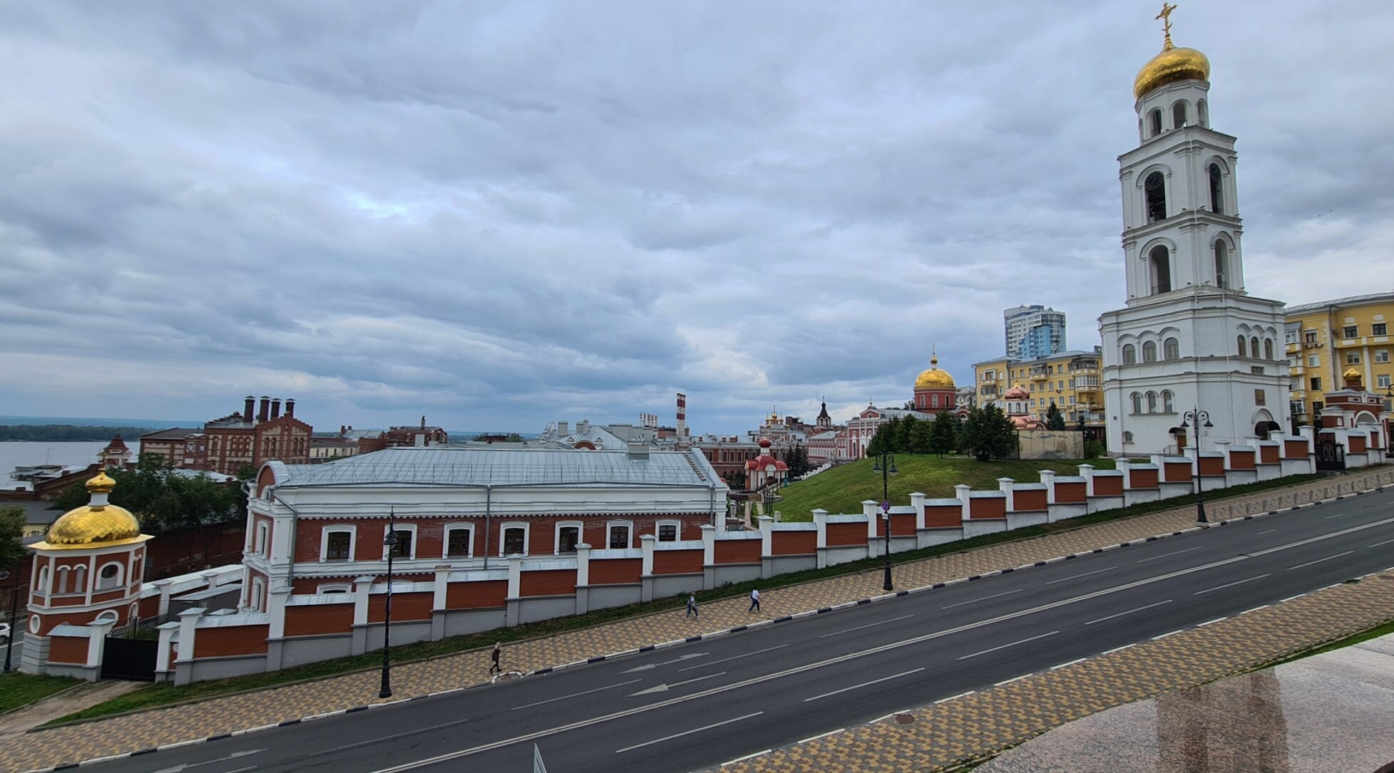 Иверский Самарский женский монастырь на берегу Волги