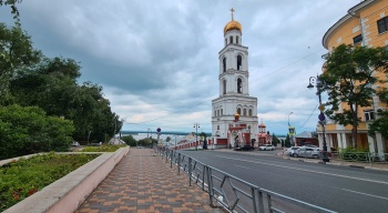 Колокольня с храмом Святителя Николая в Иверском женском монастыре Самары