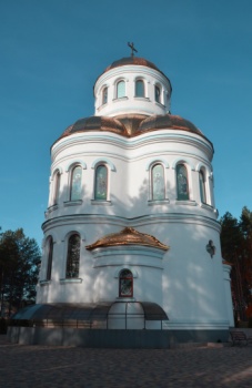Храм Рождества Пресвятой Богородицы в селе Лютеж