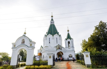 Церковь Спаса Преображения в посёлке Запрудня