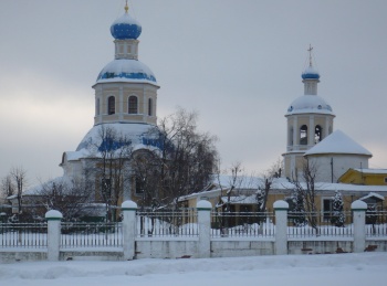 Храм Петра и Павла в Ясеневе зимой