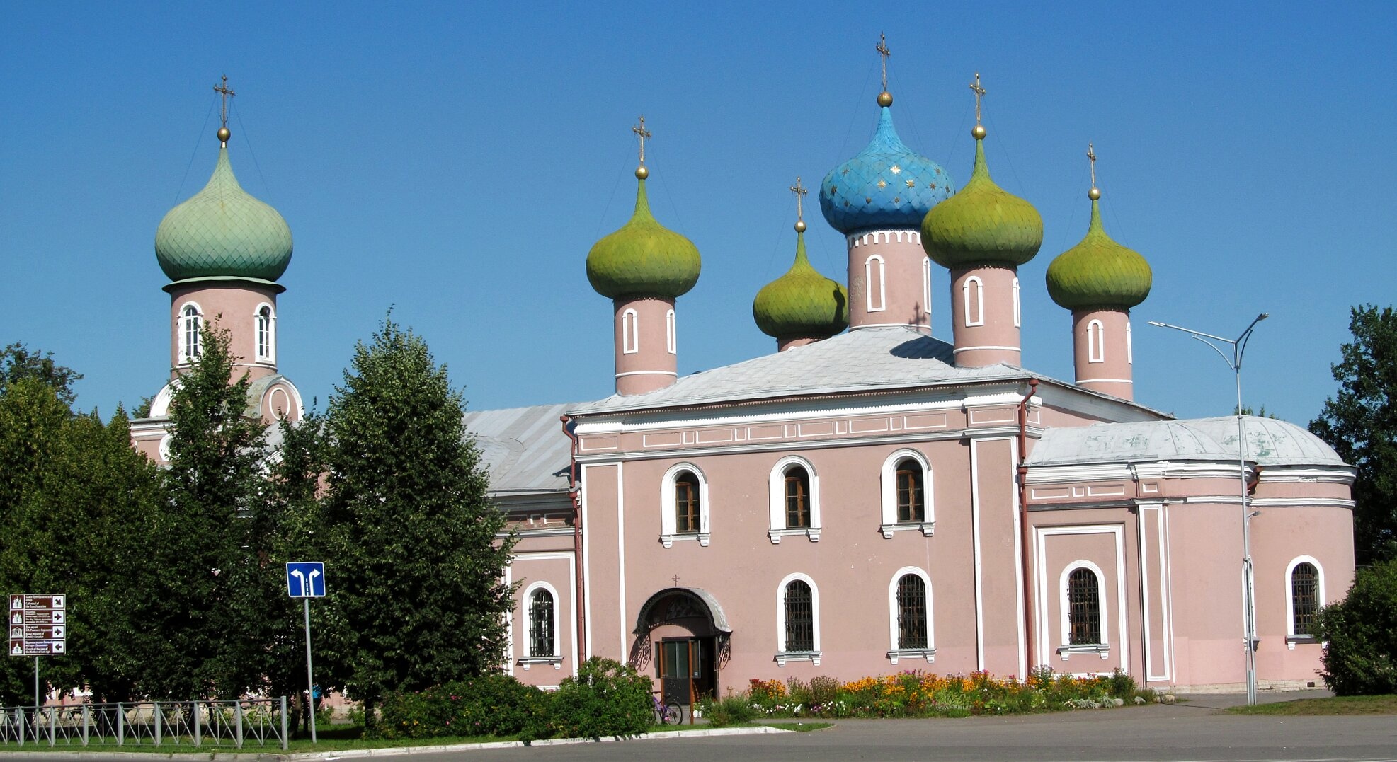 Спасо-Преображенский собор в Тихвине