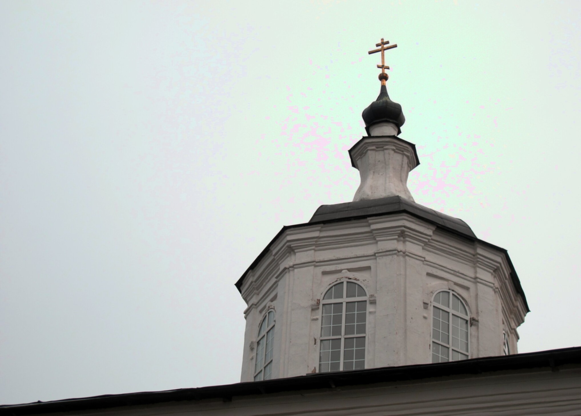 Церковь Иоанна Богослова в Смоленске: архитектурные детали купола и барабана