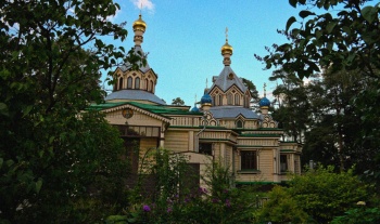 Храм Живоначальной Троицы в посёлке Удельная