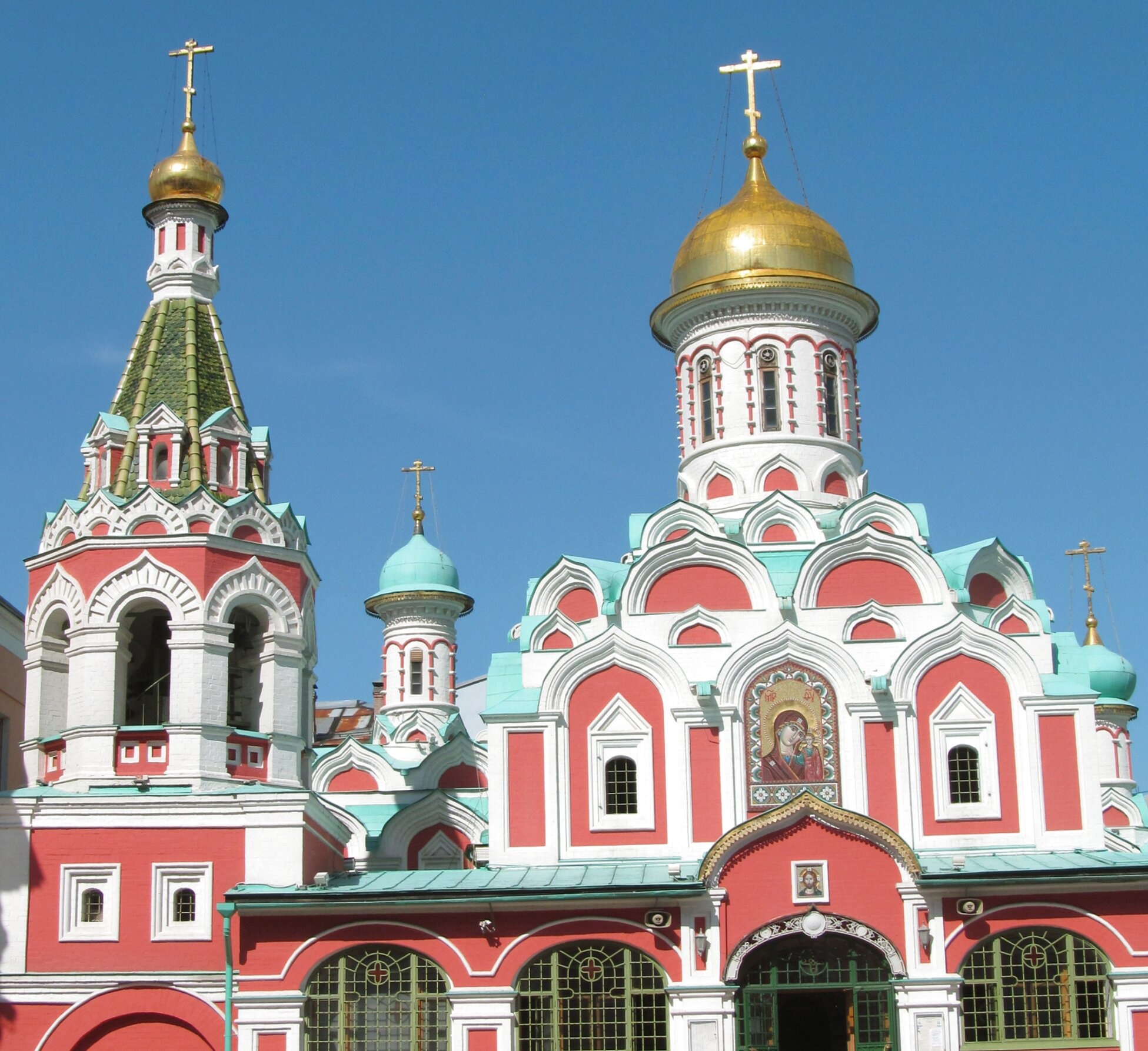 Казанский собор на Красной площади: история и архитектура в деталях