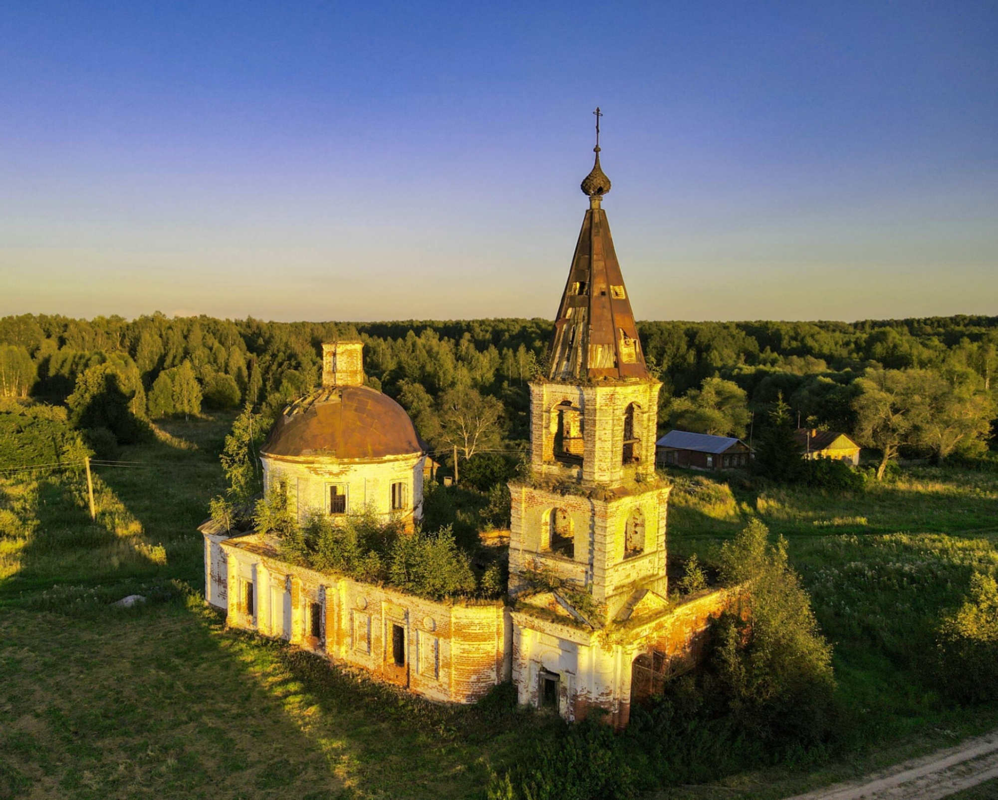 Никольская церковь в селе Филипково Ивановской области