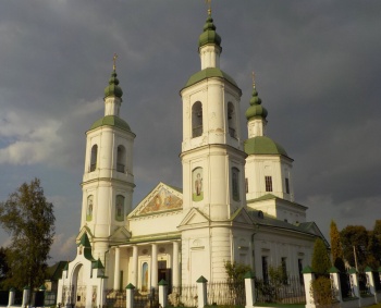 Храм Воскресения Христова в селе Молоди