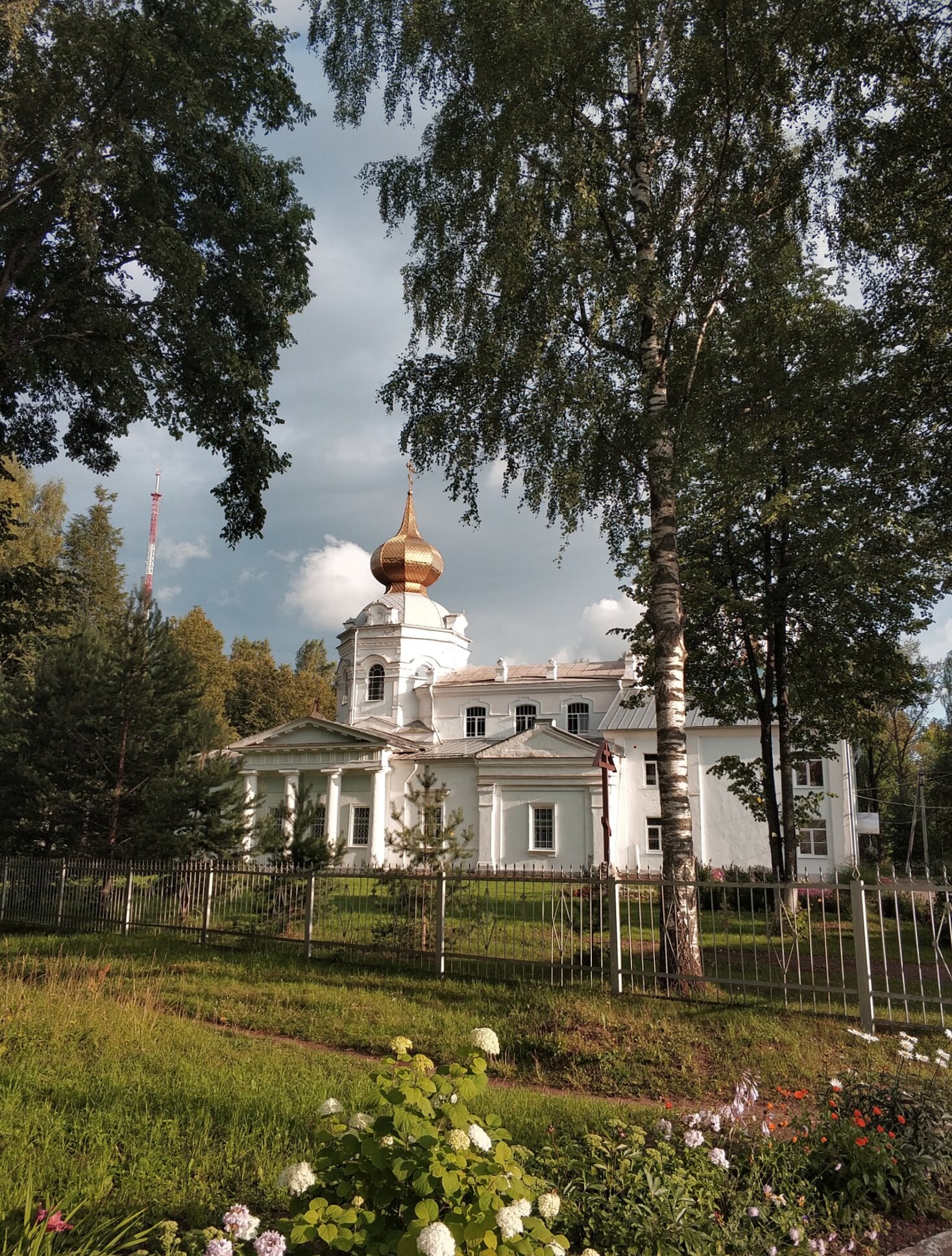 Кафедральный Успенский собор в Боровичах