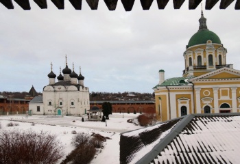 Зарайский кремль зимой: Никольский собор и собор Иоанна Предтечи