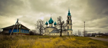Храм Воскресения Христова в селе Левашово