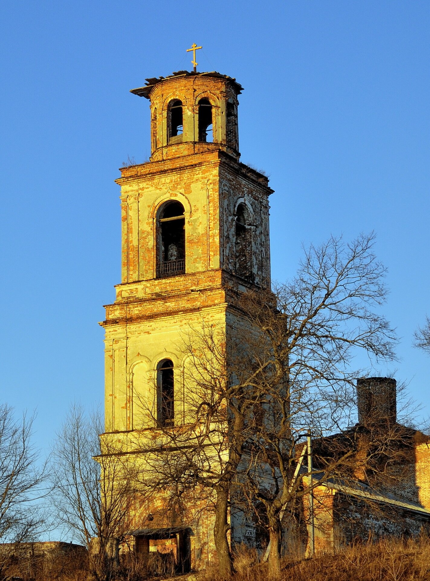 Колокольня Церкви Смоленской иконы Божией Матери в селе Устье