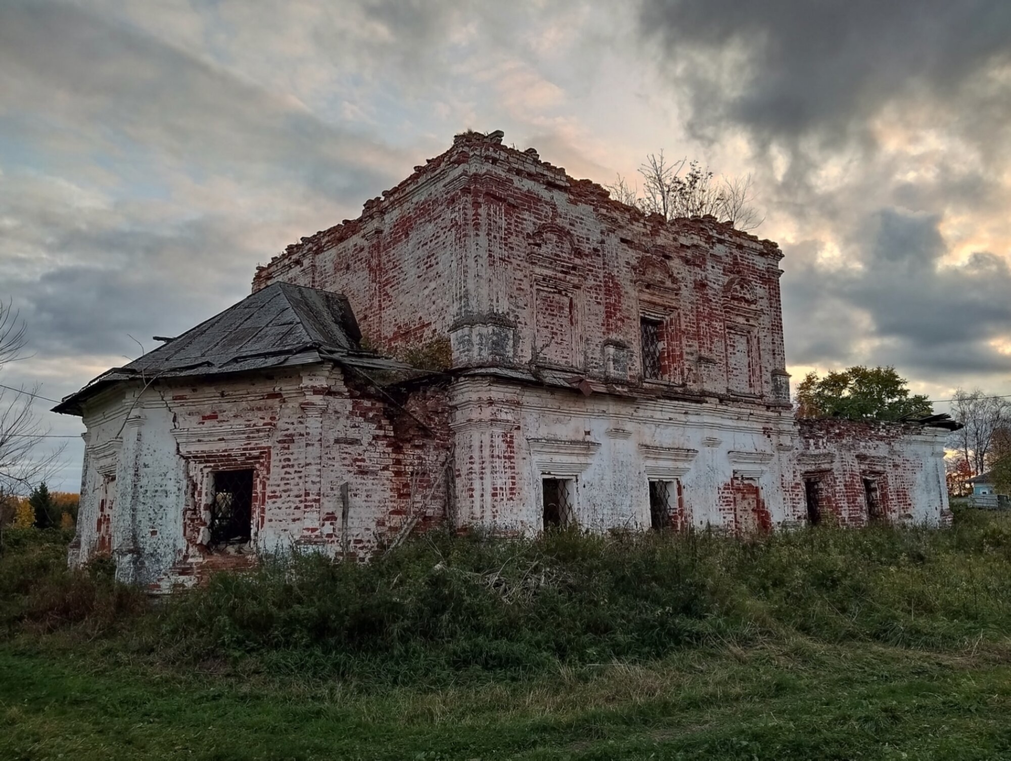 Введенская церковь на погосте Пиньгиша в деревне Хаврогоры