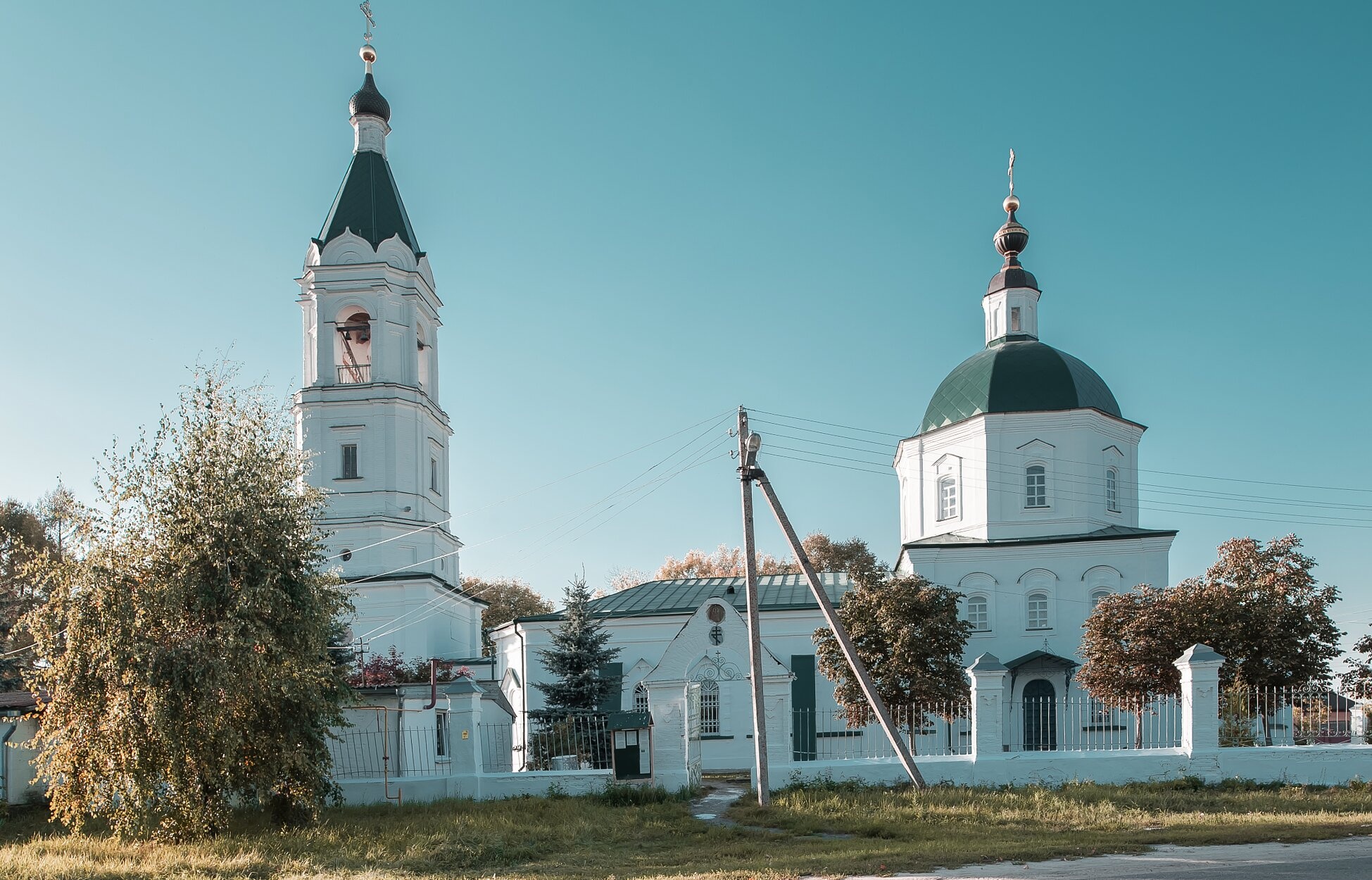 Крестовоздвиженский храм в селе Марчуги: история и архитектура на фотографии