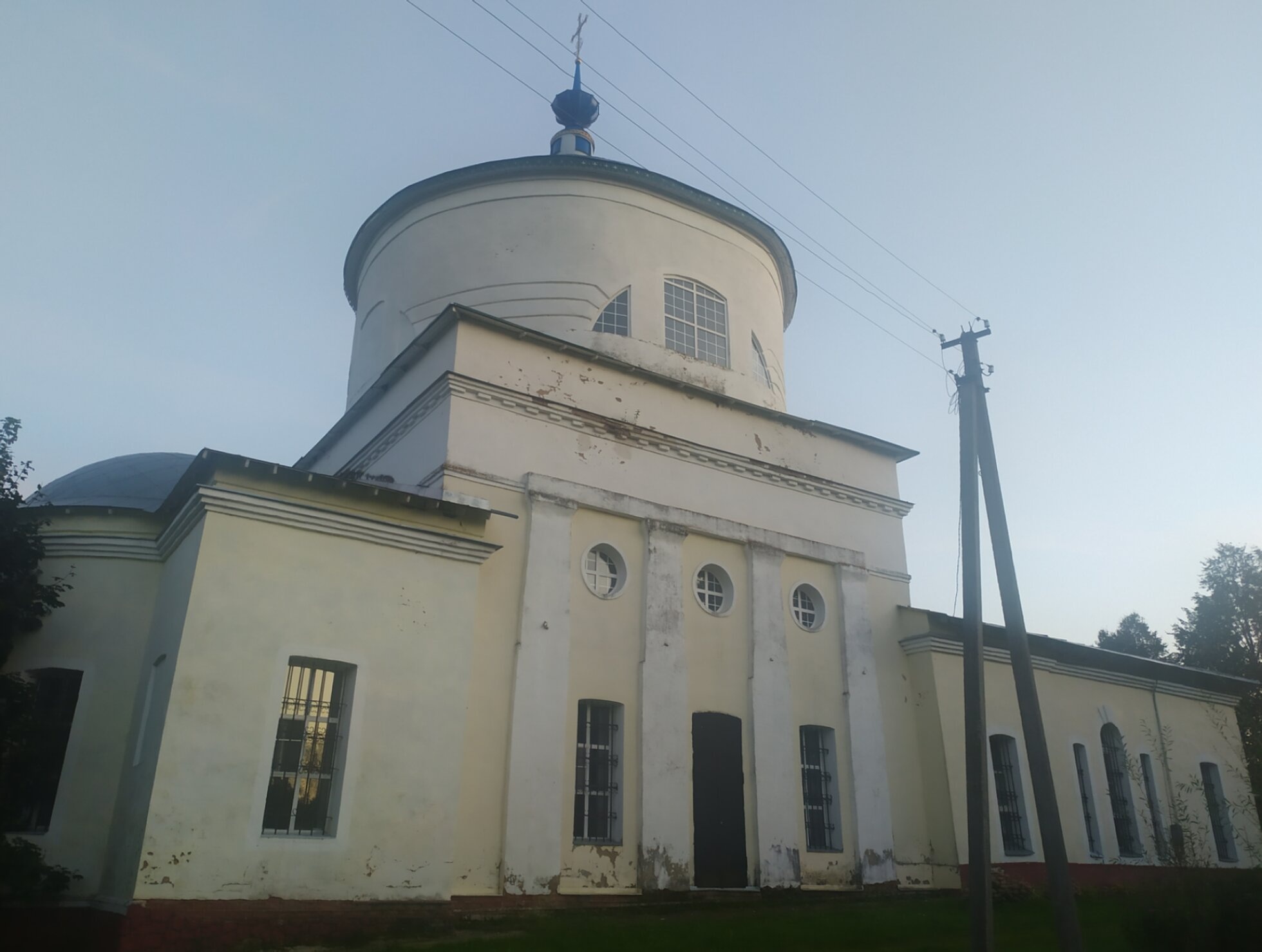 Северный фасад Церкви Успения Пресвятой Богородицы в деревне Власово