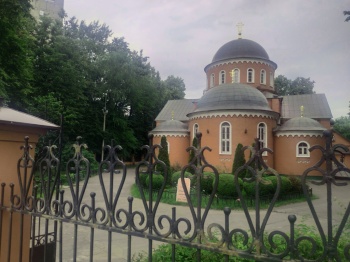 Храм Мучеников Адриана и Наталии в Бабушкине